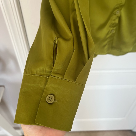 Bright green button down shirt in a size s/m by et clet for sale! - Picture 6 of 16